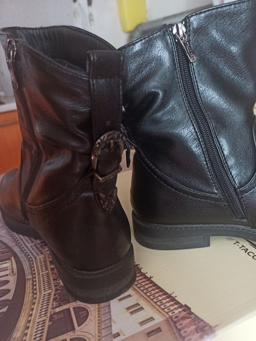 Ботинки размер 38