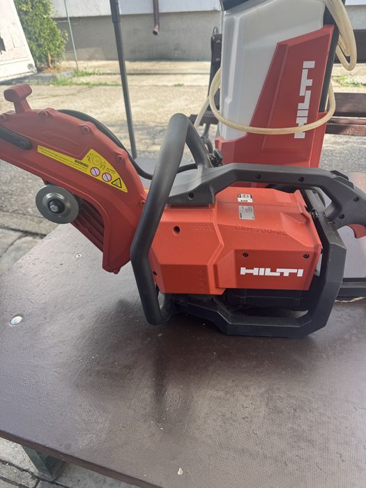 drujbă HILTI pe acumulator