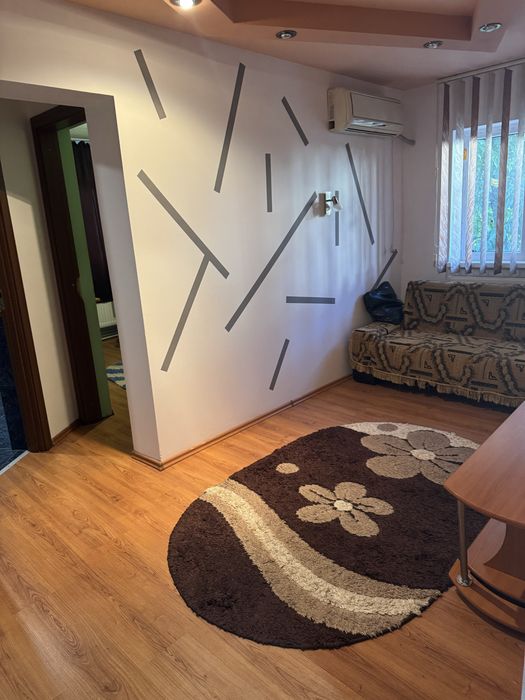 Vand apartament 3 camere