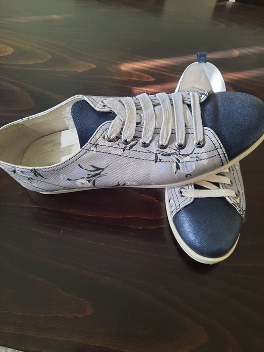 Сребристи дамски маратонки и кецове естествена кожаle coq sportif