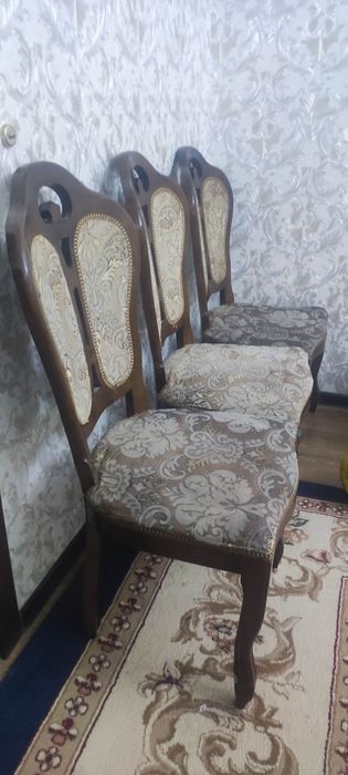 Продам стол и стулья