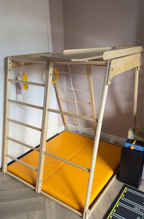 Продам спортианый центр . Детский тренажер парус