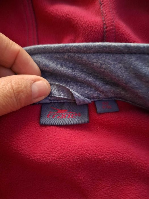 Geacă sport ,ce se vede in poza noi