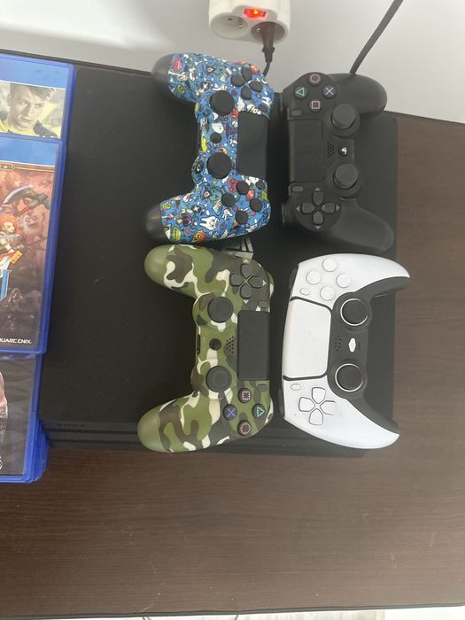 Salut cand ps 4 pro cu 4 manete+9 jocuri