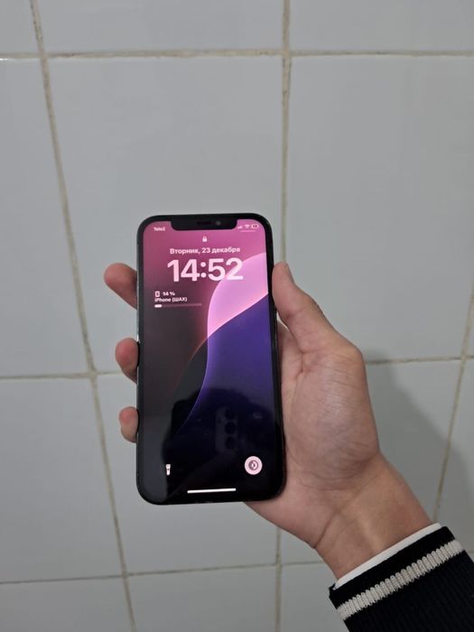 Iphone 12 pro.        .