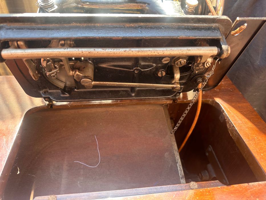 Masina de cusut SINGER functionala: PIESA de COLECTIE