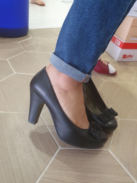 Продаётся женские туфли,разные