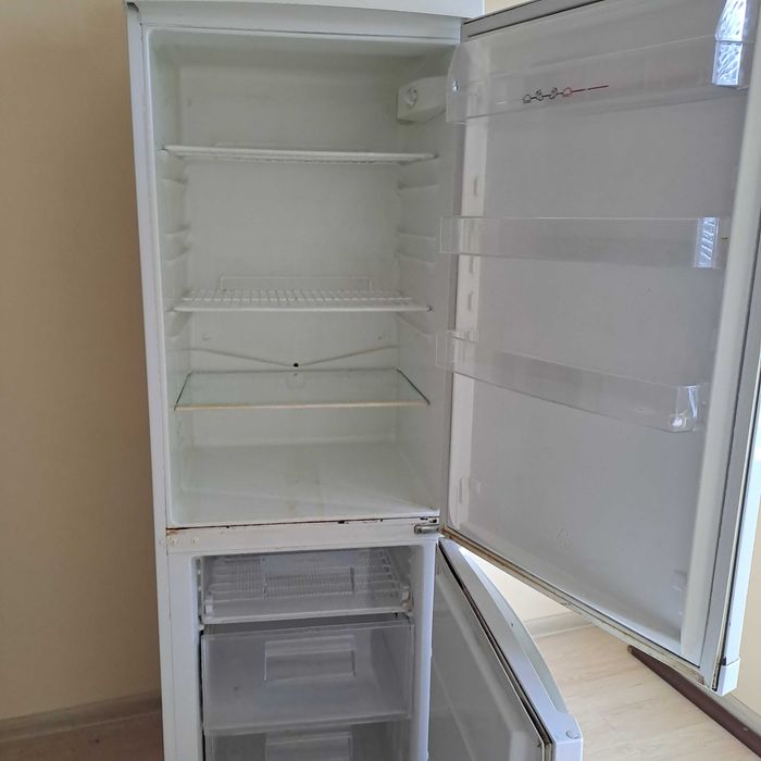 Хладилник за части