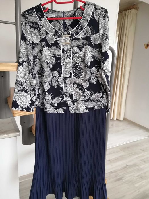 Rochie dama, mărimea 42-44, lungime medie, noua, nepurtata.