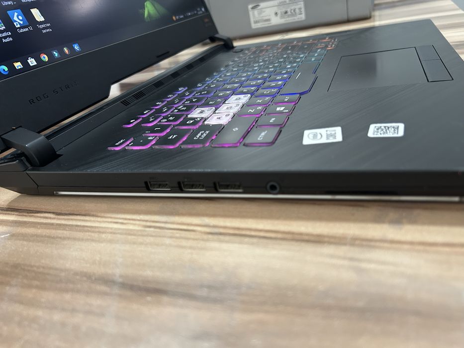 Продам ASUS ROG Strix мощный ноутбук