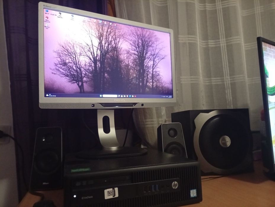 Vând calculator impecabil