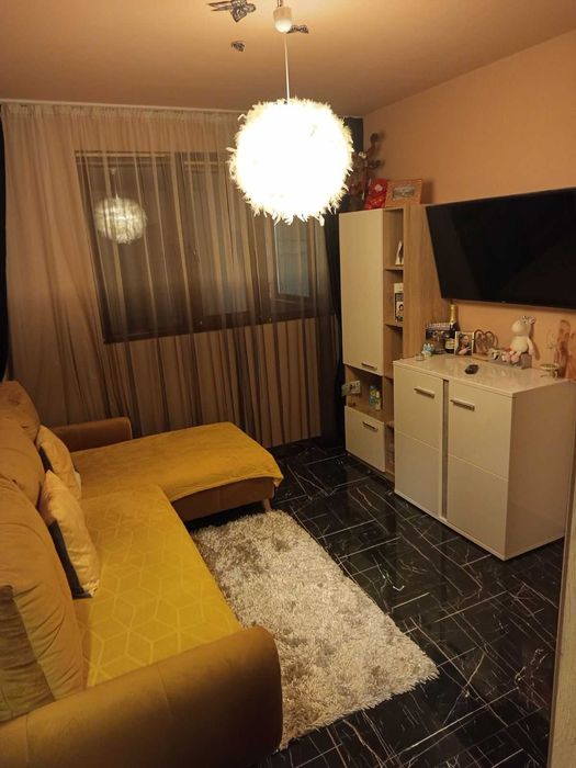 Продавам къща в гр. Костинброд