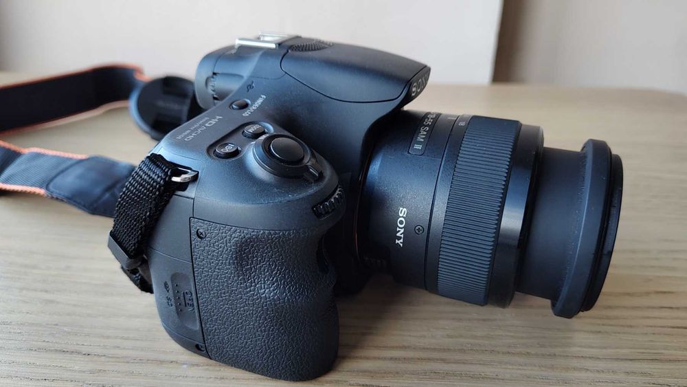 Sony Alpha 58 - 20.1MP Full HD DSLR фотоапарат + обектив SAL 18-55