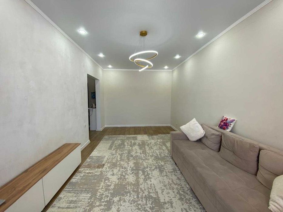 Продам 2 кв на Батыс 2