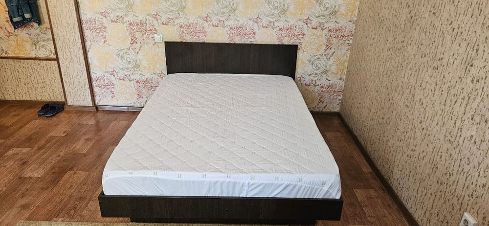 1,5 на площади Ушанова (А. Кашаубаев 5)