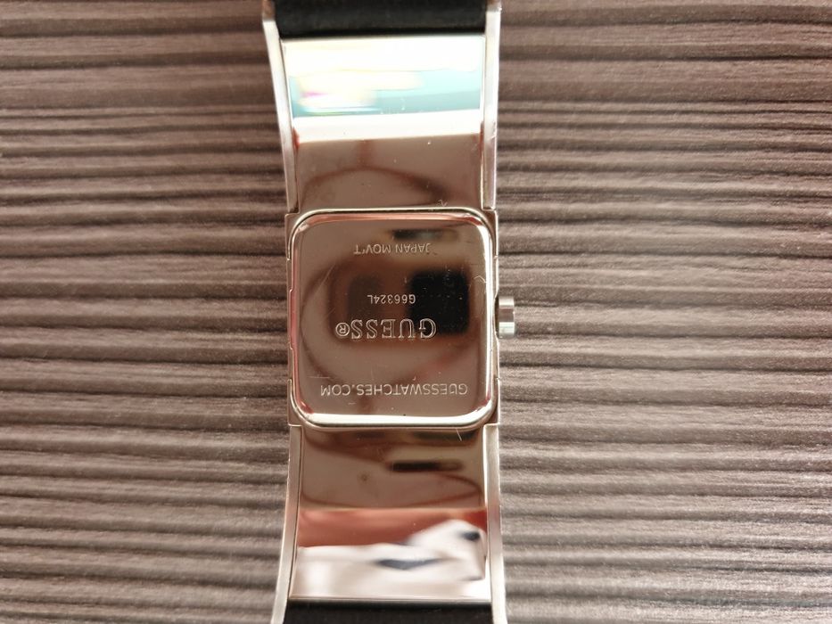 Дамски Часовник Guess оригинален