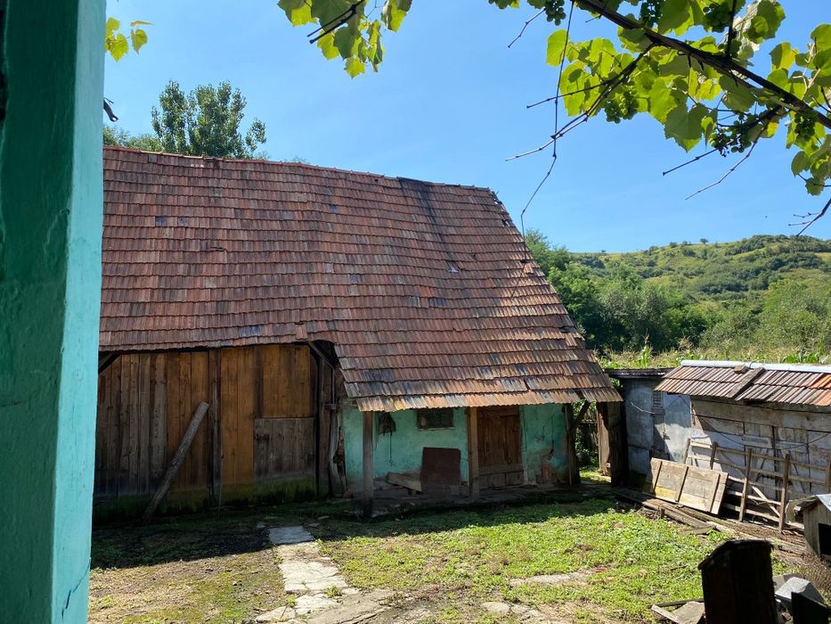 Vând casa urgent