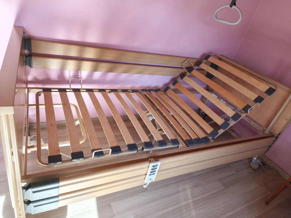 Vând pat electric cu telecomanda!