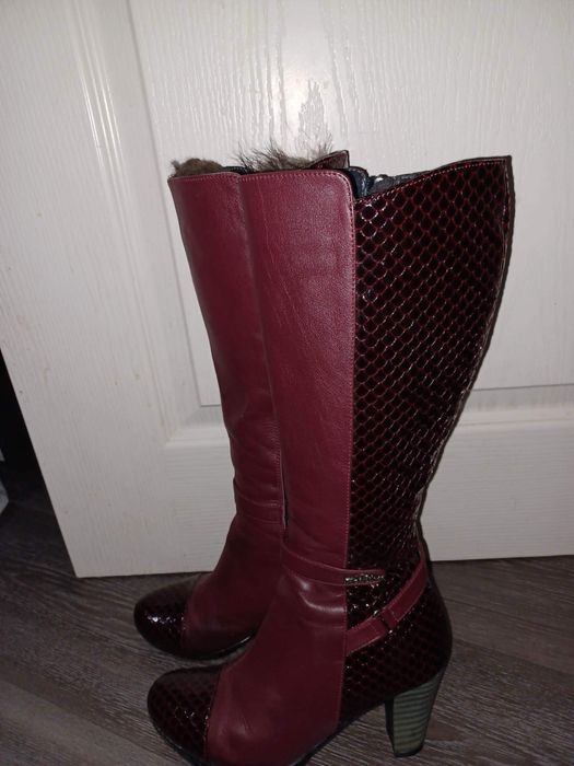 Дамски бордо ботуши на ток естествена кожа