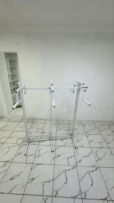 Напольная стойка