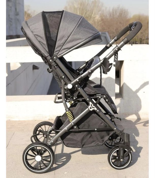 Коляска прогулочная