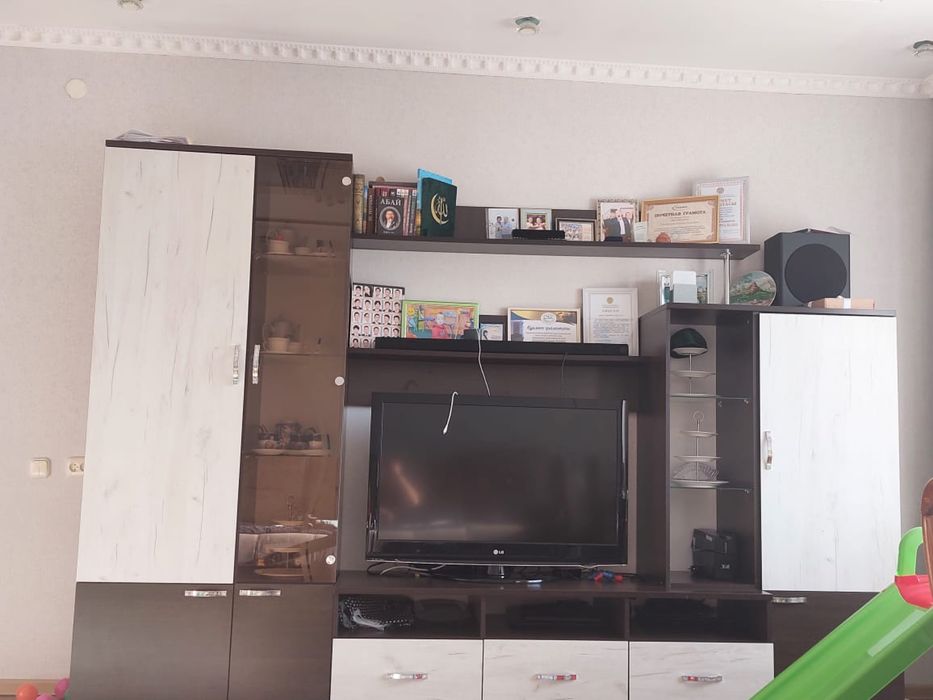 Продаётся стенка для зала