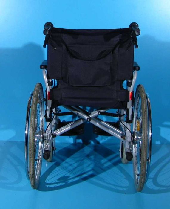 Scaun cu rotile din aluminiu Trenmobil / latime sezut 46 cm