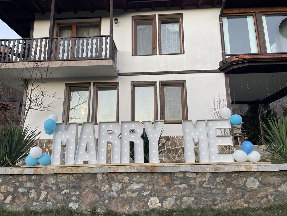 Светещи букви MARRY ME