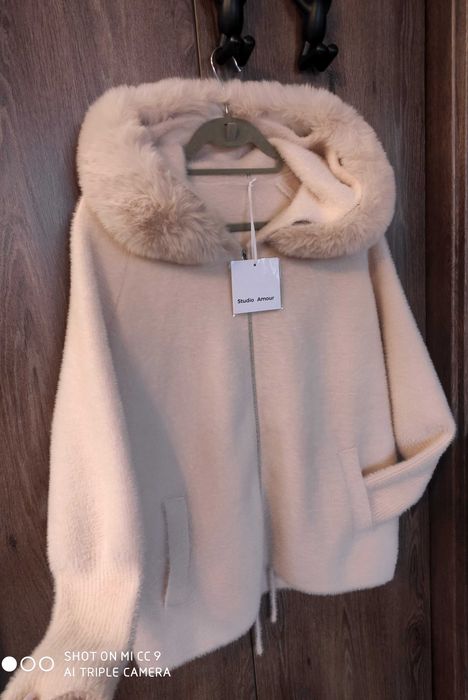 Кашмирена розова жилетка нова