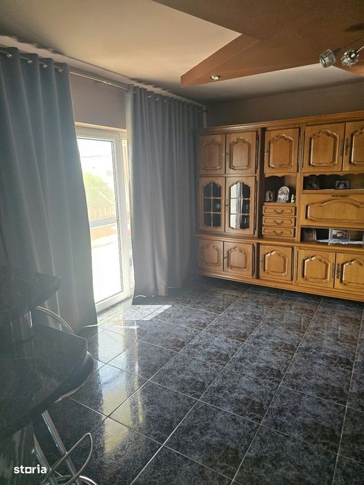 Apartament 4 camere, etaj 3/4, Micro 16