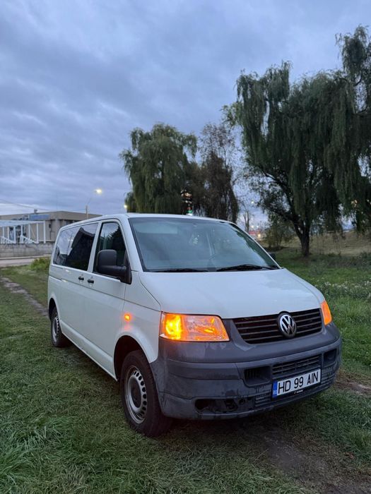 Volkswagen Transporter T5 8+1 locuri