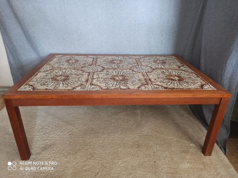 Холна маса с керамичен плот