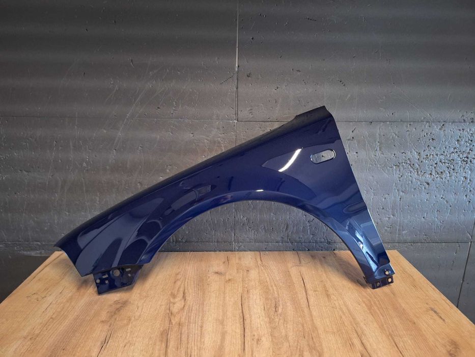 Aripa Fata Stanga VW Passat B5.5 An 2000-2003 (LA5E (Albastru))