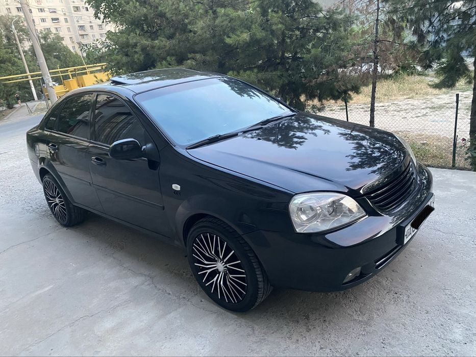 Lacetti avtomat sotiladi