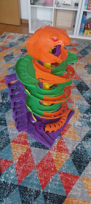 Pista -parcare masinute Beast Machine