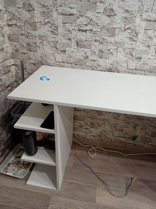 Продам стол для рабочего места