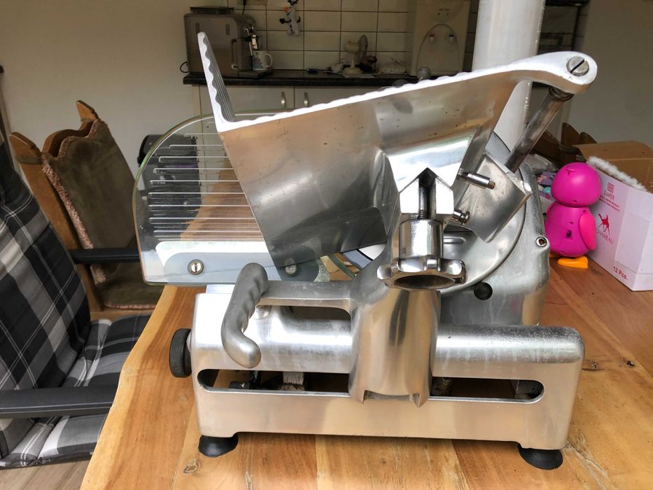 Професионална резачка за месо/колбаси Graef