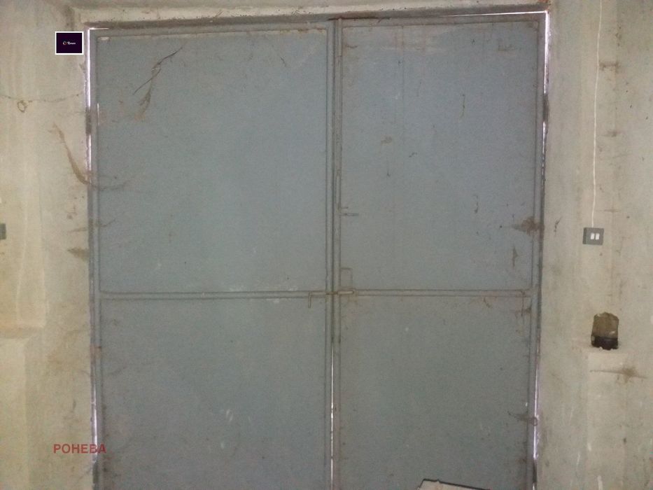 Склад в Варна, област-с.Левски площ 874 цена 184900