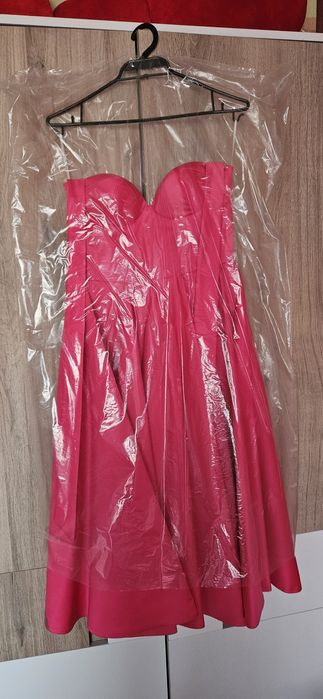 Рокля с панделки