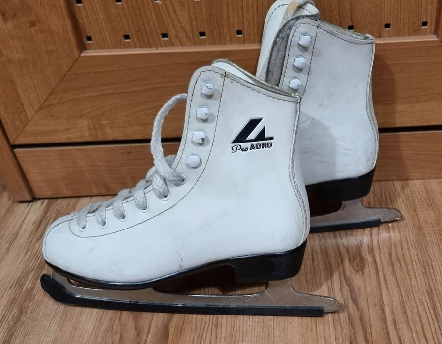 Коньки фигурные , размер 34