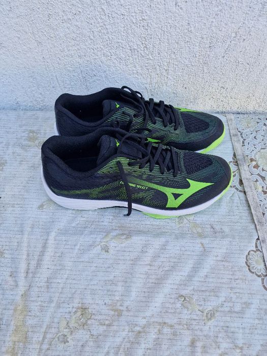 Обувки Mizuno 43 номер