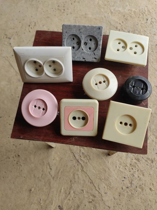 Выключатели и розетки