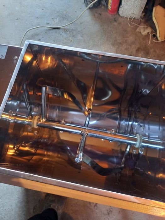 Тестомес профессиональный Тестомес бункерный