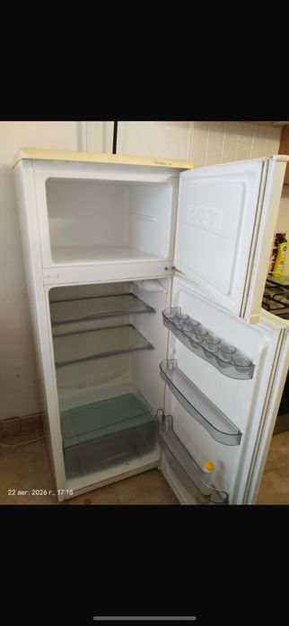 Продам холодильник