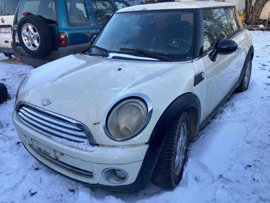 Продава се само на части Mini Cooper 1.4 2008год