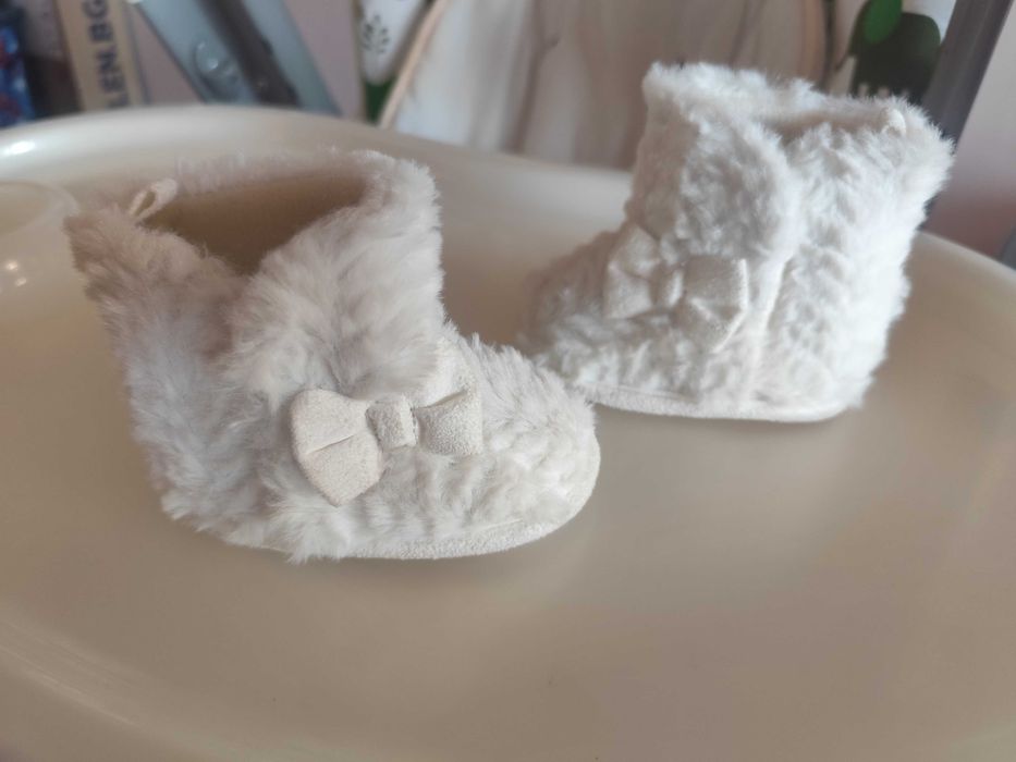 Декоративни бебешки обувчици