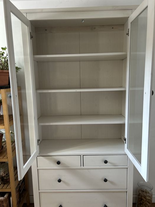 Vitrina usi sticla  HEMNES IKEA