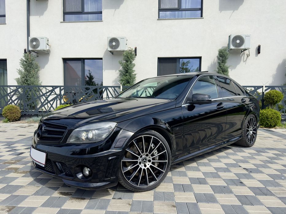 Pret 25.000 E Mercedes-Benz C63AMG 2010 476 CP EXTRA FULL Variante