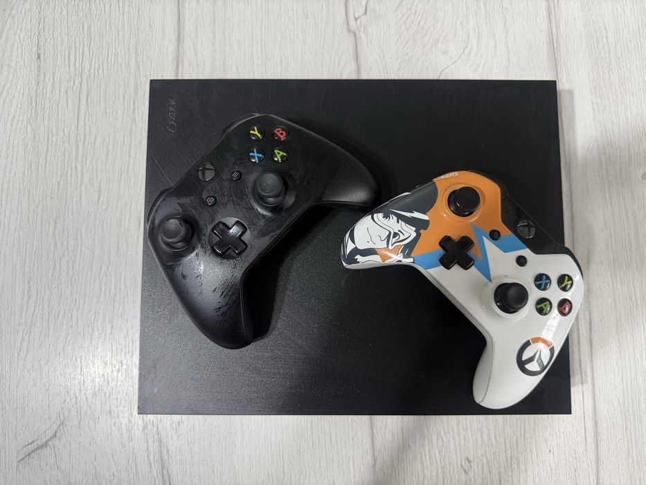 Продам Xbox One S 512 Gb
