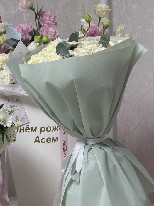 Букет цветов белые розы